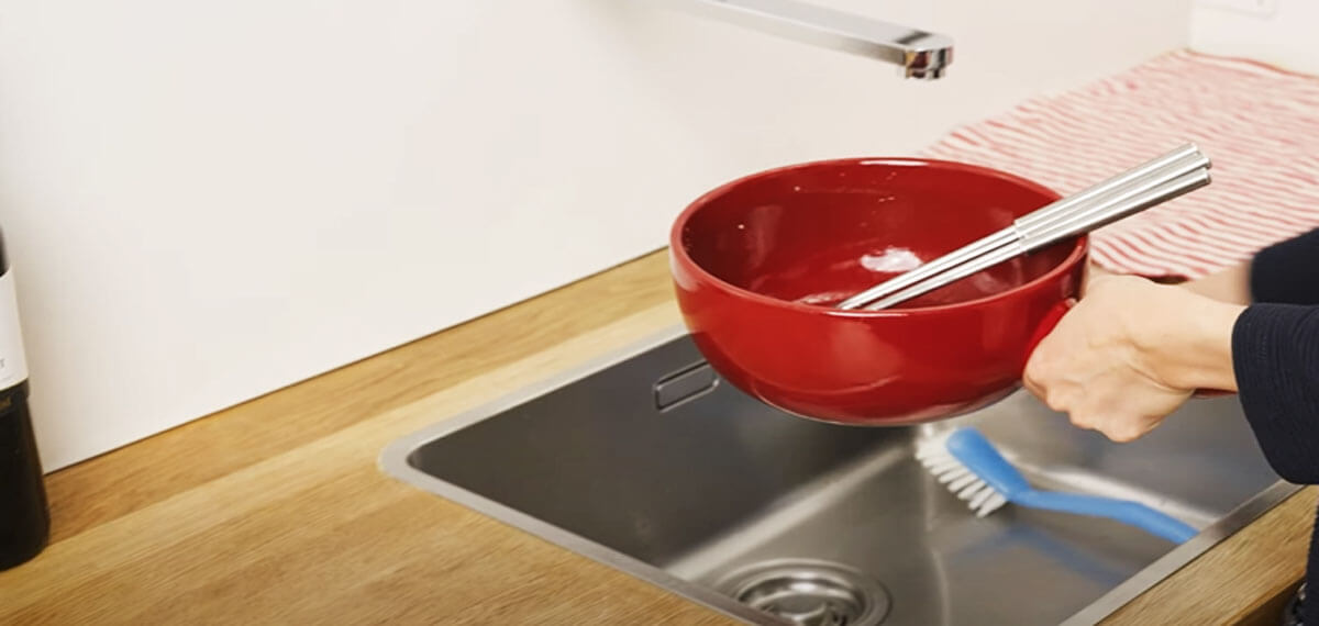 How to clean fondue pot
