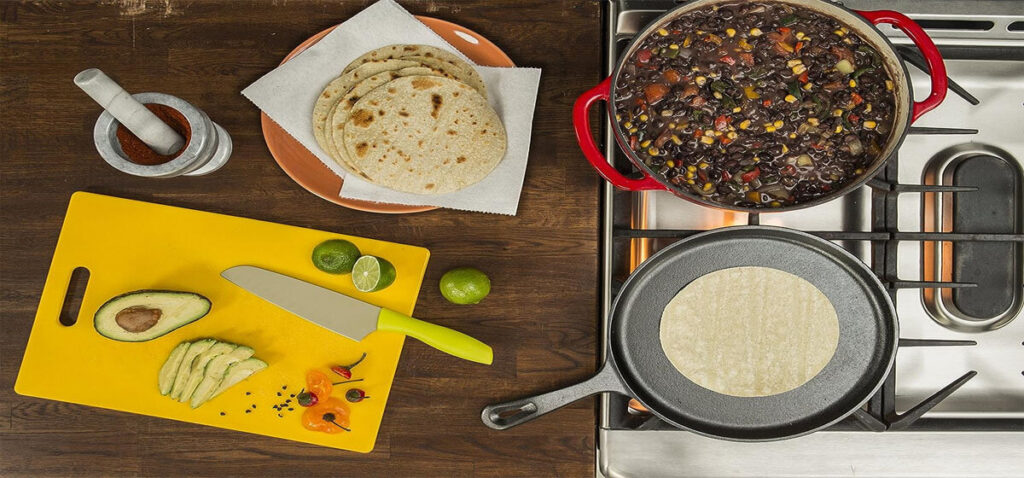 Pros and cons of cast iron cookware